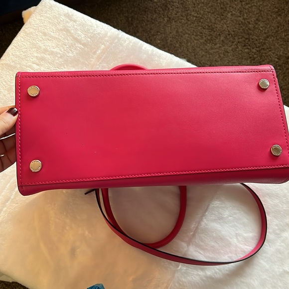 MICHAEL KORS Solid Fuchsia Pink Medium Size Handbag w/ shoulder straps, EUC. - Picture 9 of 11